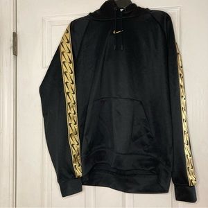 Women’s Nike sweatshirt size medium